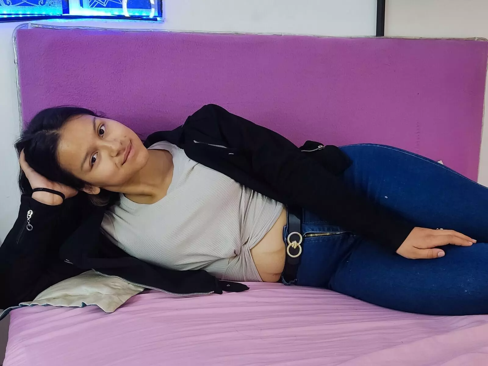 MishonneBroum livejasmin